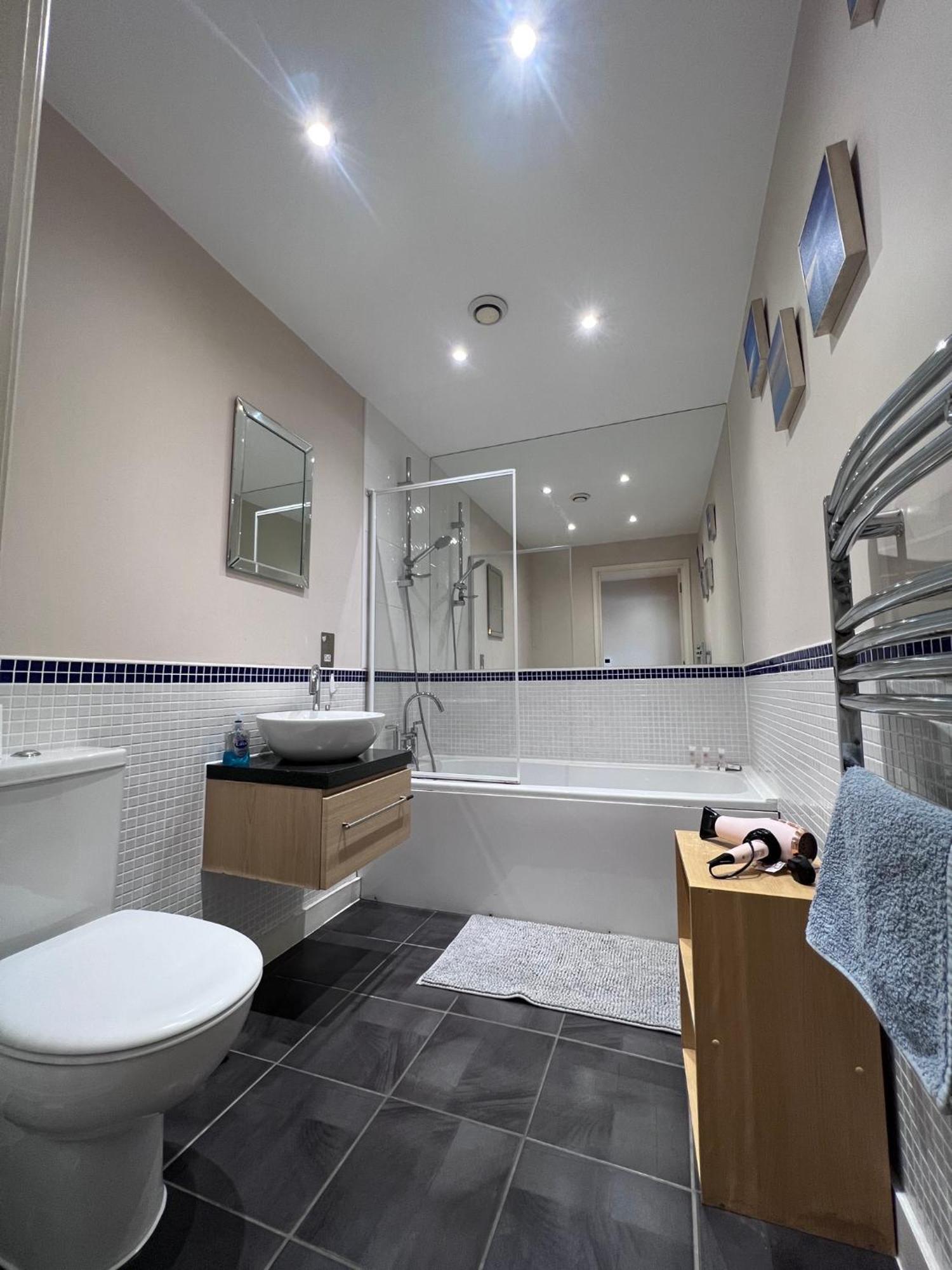 Great City Centre Getaway Apartment 2 Bed Near The Beach And Shopping Area Σουόνσι Εξωτερικό φωτογραφία
