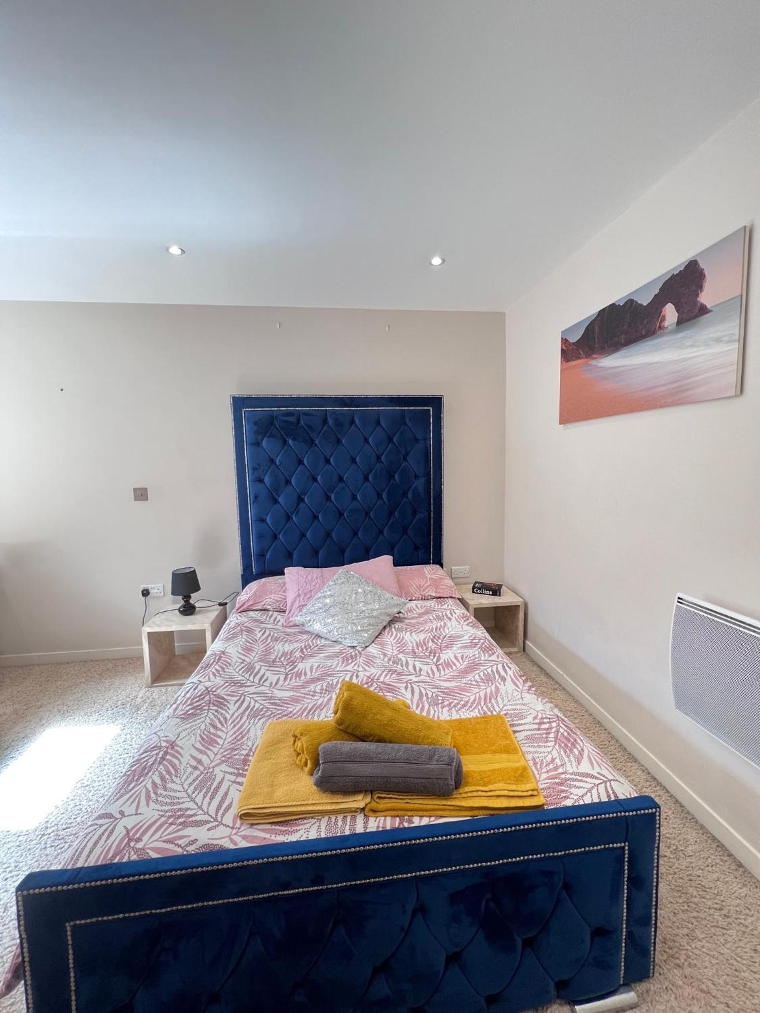 Great City Centre Getaway Apartment 2 Bed Near The Beach And Shopping Area Σουόνσι Εξωτερικό φωτογραφία