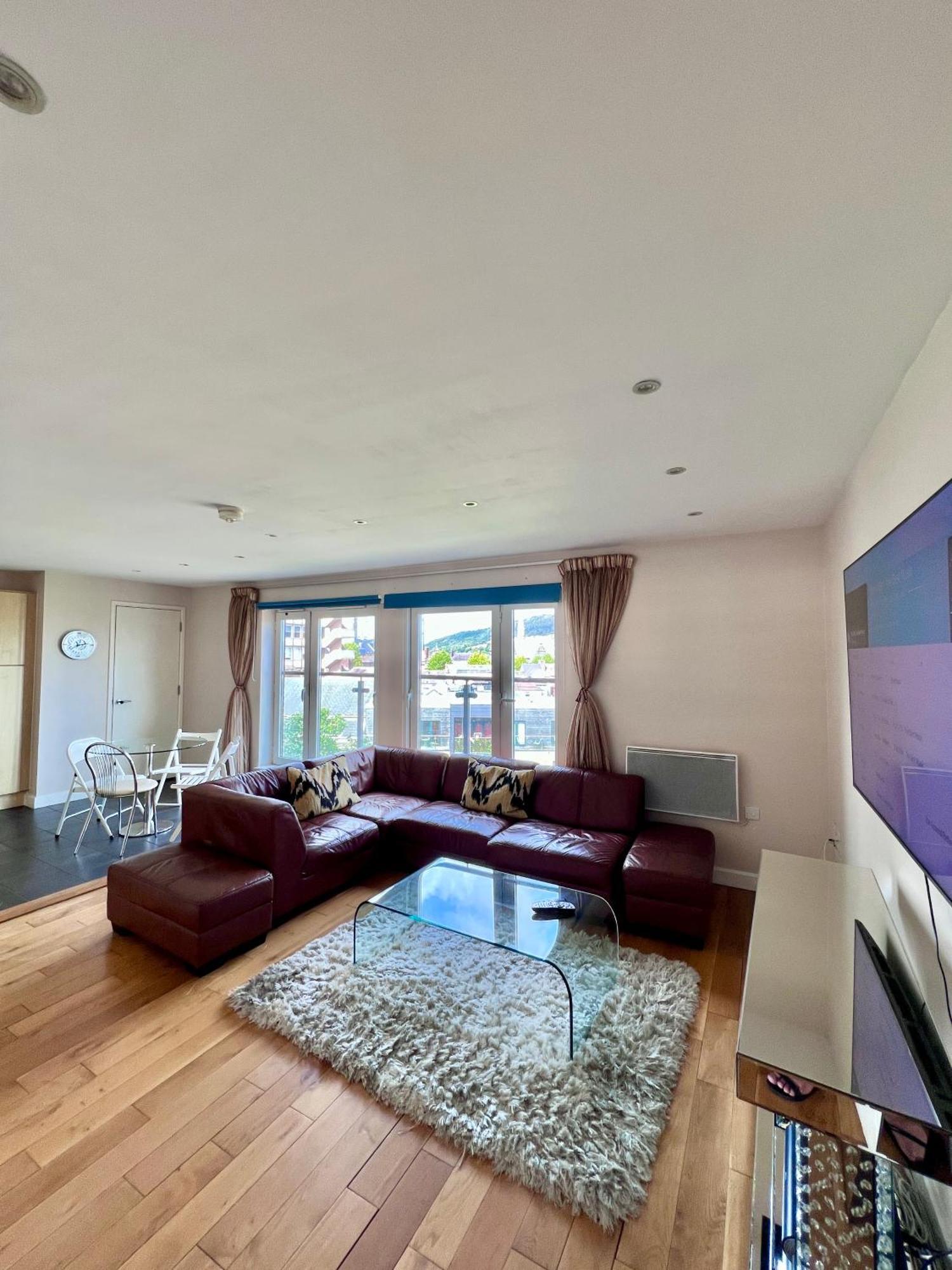 Great City Centre Getaway Apartment 2 Bed Near The Beach And Shopping Area Σουόνσι Εξωτερικό φωτογραφία